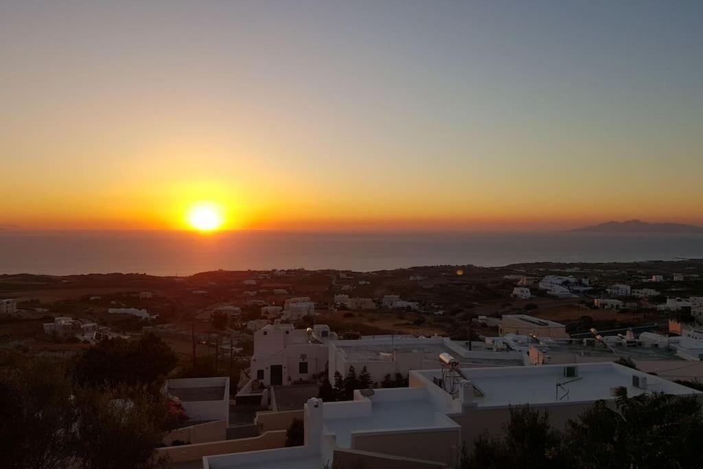 Euphoria Suites & Deluxe Studios Firá Buitenkant foto