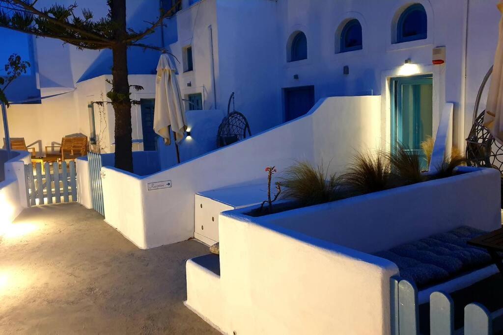 Euphoria Suites & Deluxe Studios Firá Buitenkant foto