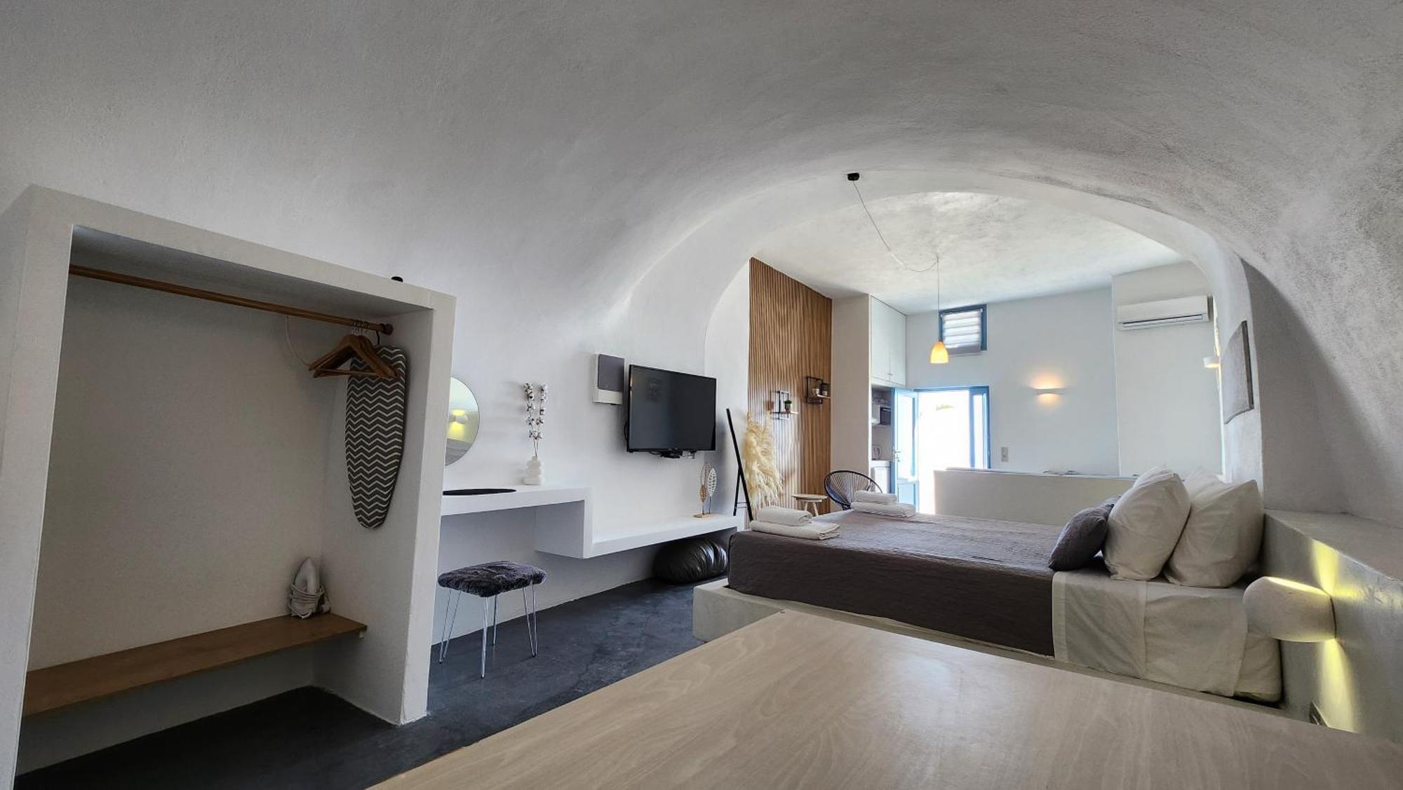 Euphoria Suites & Deluxe Studios Firá Buitenkant foto