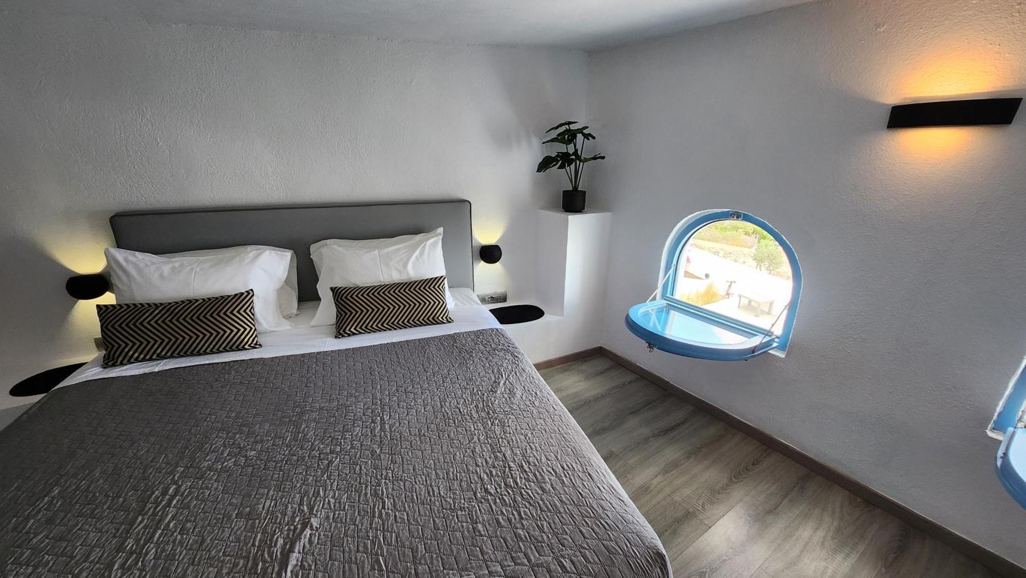 Euphoria Suites & Deluxe Studios Firá Buitenkant foto