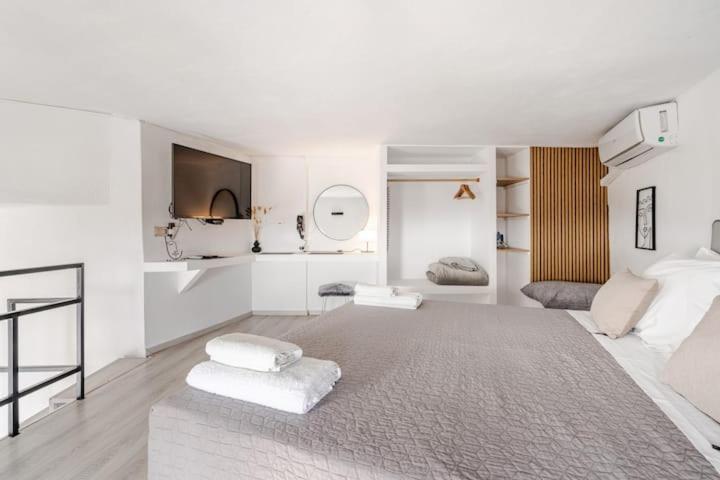 Euphoria Suites & Deluxe Studios Firá Buitenkant foto