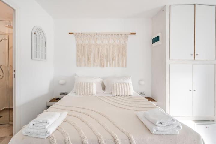 Euphoria Suites & Deluxe Studios Firá Buitenkant foto