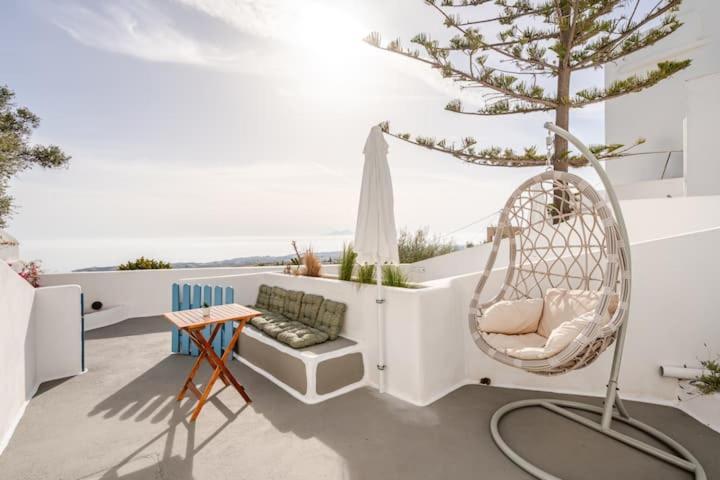 Euphoria Suites & Deluxe Studios Firá Buitenkant foto
